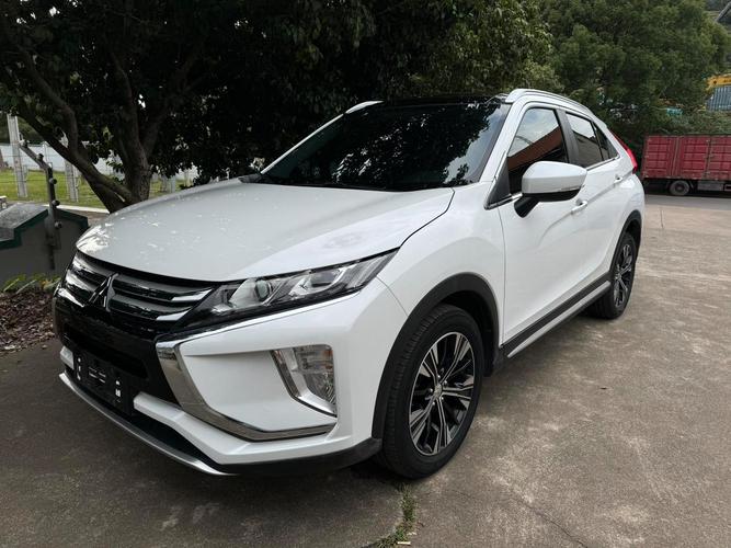 三菱轎車奕歌圖片，三菱轎車圖片