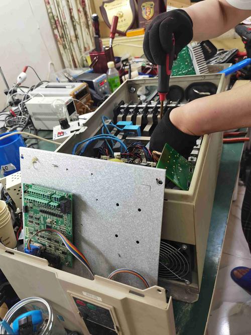 維修伺服電機(jī)變頻器