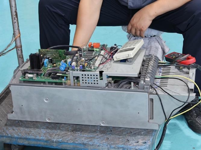 維修變頻器需哪些工具，維修變頻器廠家