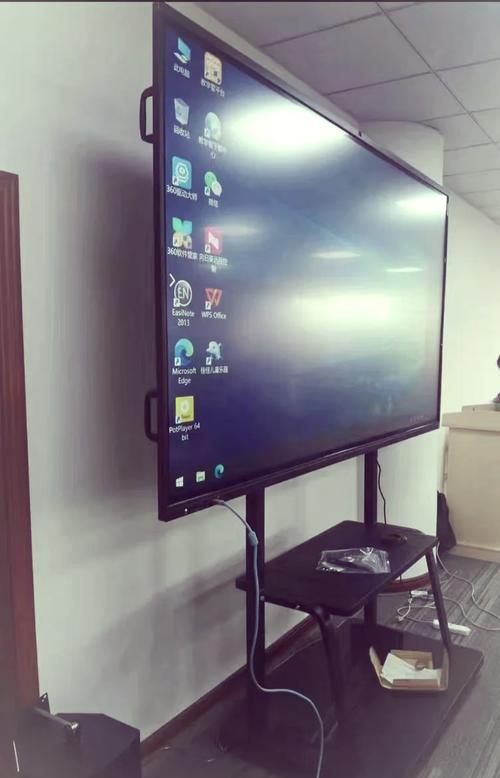 西安觸摸屏工控機哪家好，西安觸摸屏教學投影儀一體機