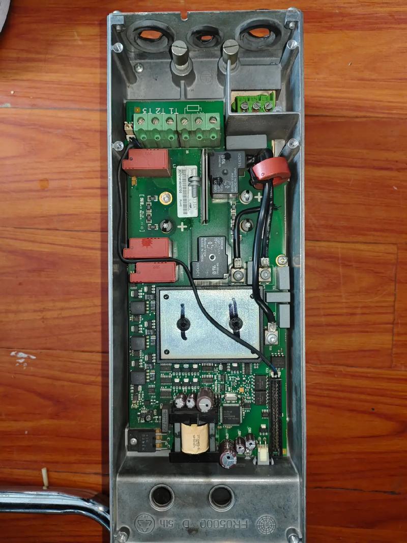 通力電梯變頻器多少錢一臺，通力電梯變頻器電源價格