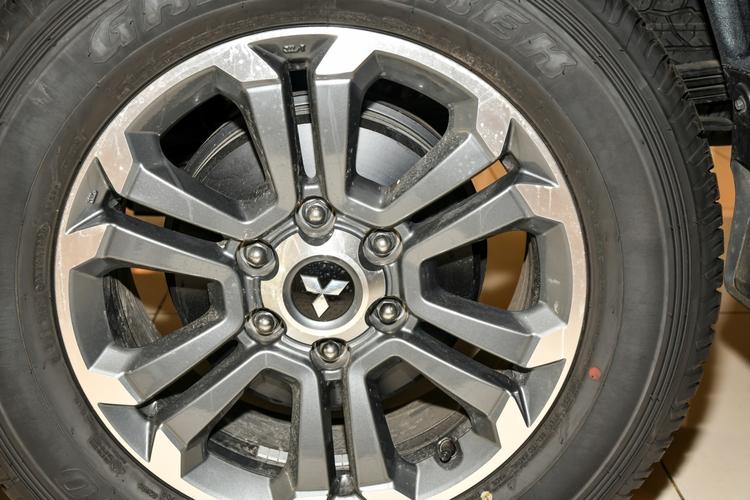 三菱汽車怎么樣啊，三菱汽車怎么樣剎車