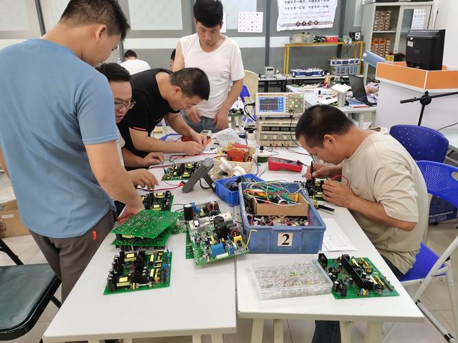 廈門線路板維修員：創新技術引領電子維修行業