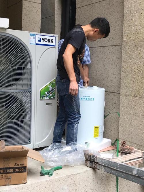 約克空調(diào)，空調(diào)安裝電話上門附近