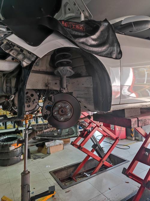 維修變速箱工時費多少錢，變速箱修了4800貴不貴