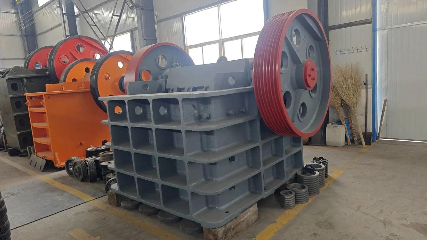 鄂破碎機(jī)900x1200，電路板破碎機(jī)附板圖片