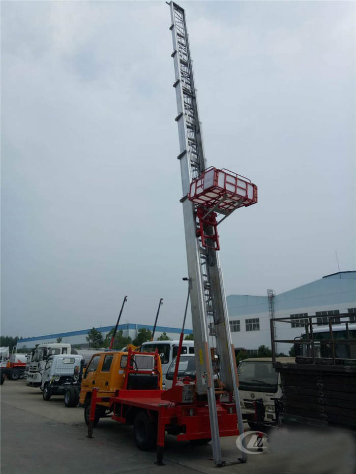 28-33米 藍(lán)牌東風(fēng)雙排·云梯車(chē)